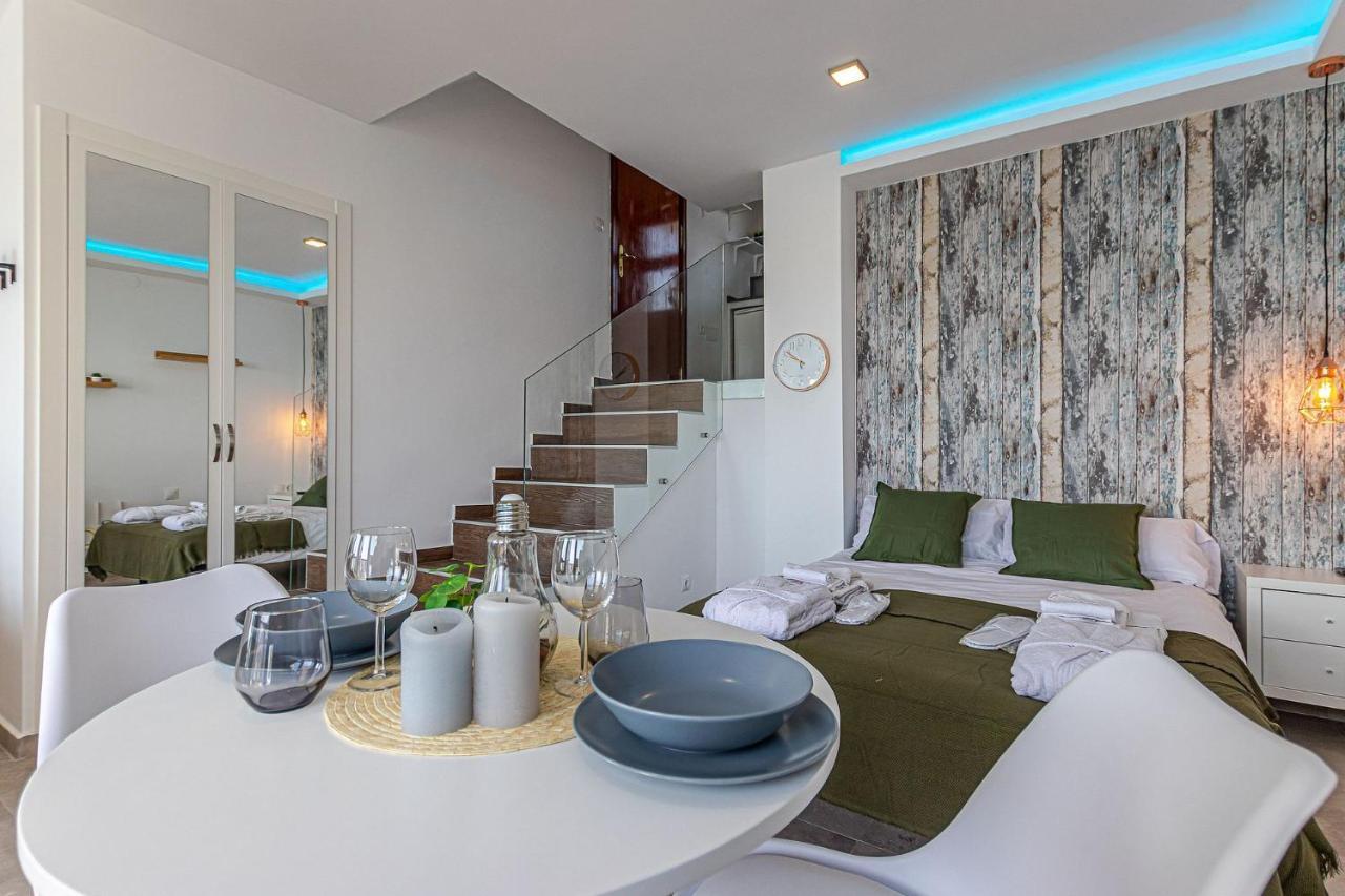 בנאלמדנה Beachfront With Spectacular Views And Swimming Pool מראה חיצוני תמונה