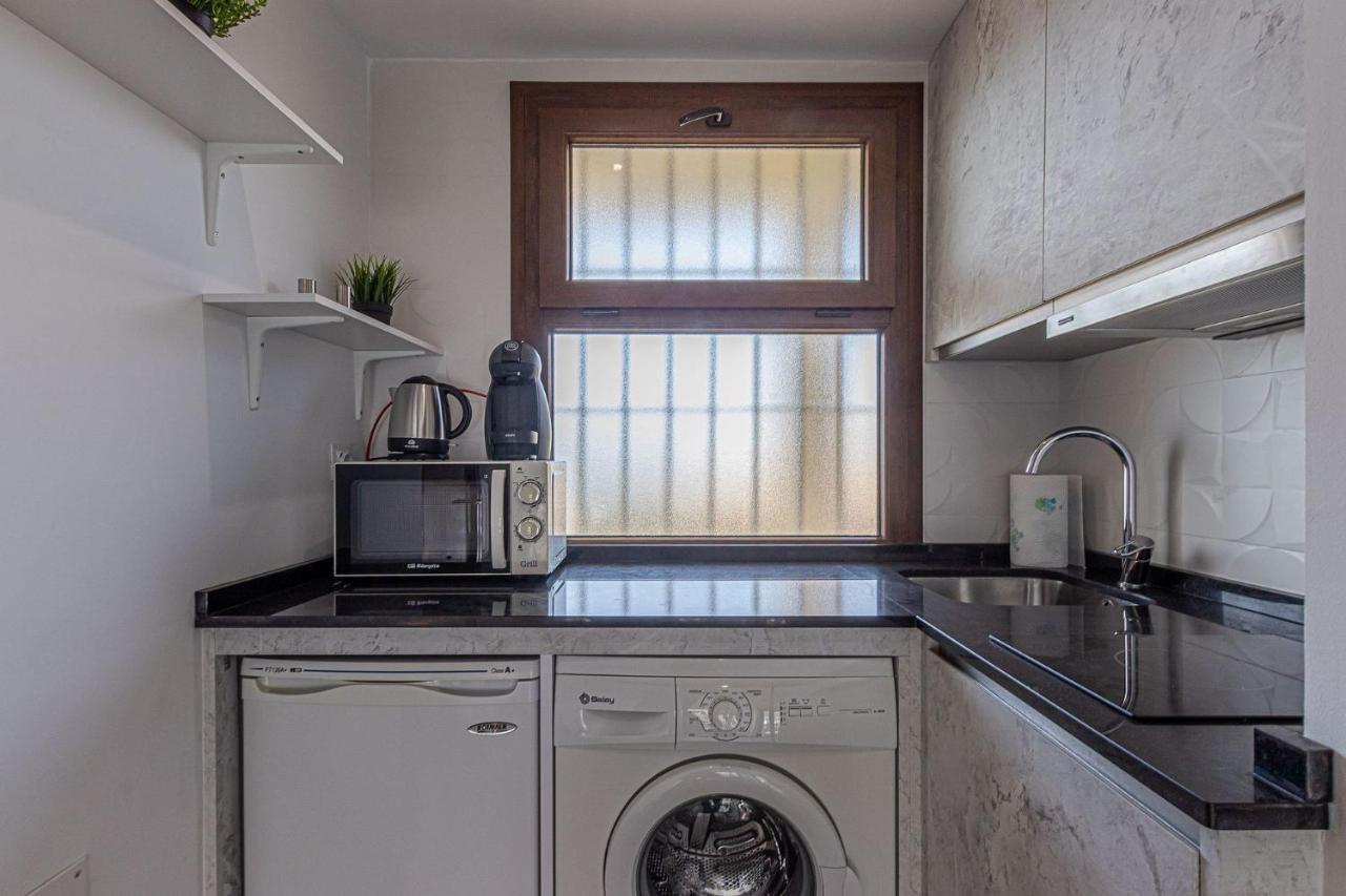 בנאלמדנה Beachfront With Spectacular Views And Swimming Pool מראה חיצוני תמונה