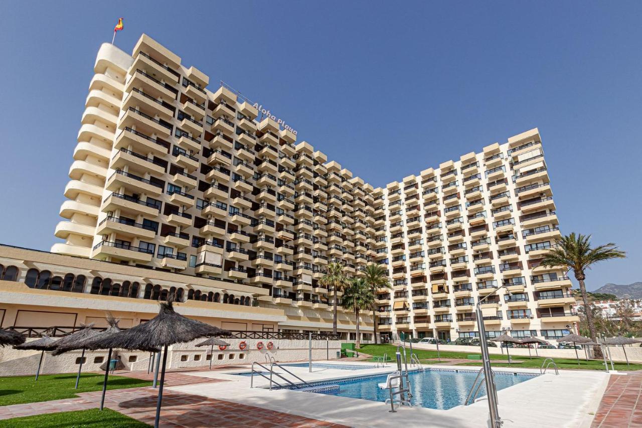 בנאלמדנה Beachfront With Spectacular Views And Swimming Pool מראה חיצוני תמונה