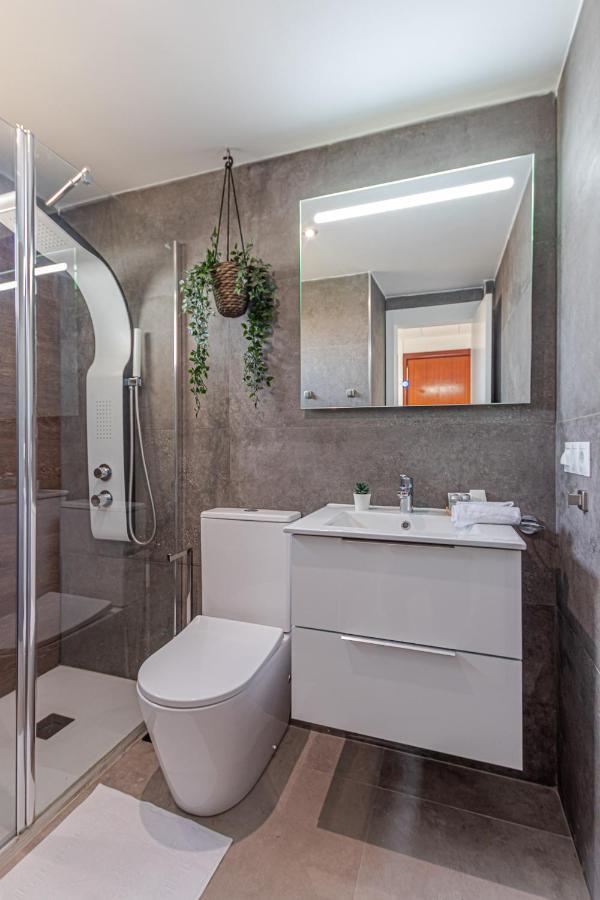 בנאלמדנה Beachfront With Spectacular Views And Swimming Pool מראה חיצוני תמונה