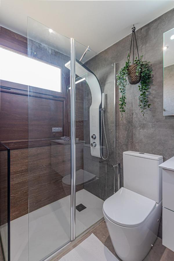 בנאלמדנה Beachfront With Spectacular Views And Swimming Pool מראה חיצוני תמונה